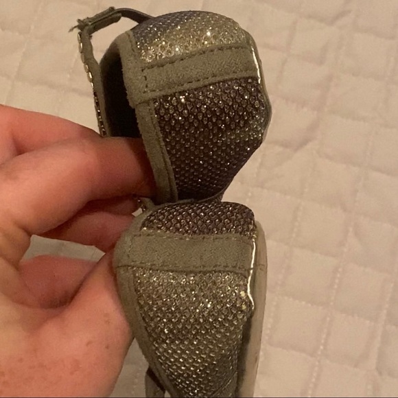 Baby Girl Stuart Weitzman Crib Shoes - Picture 2 of 5